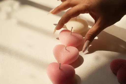 Mesh heart candle