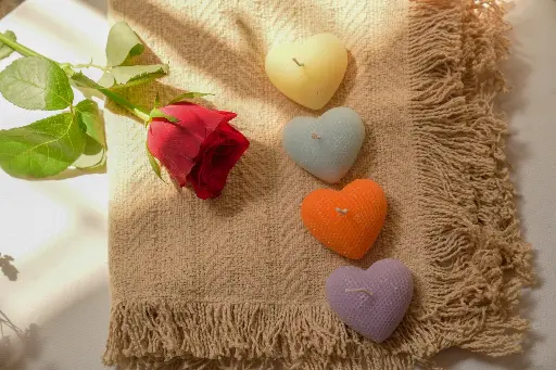 Mesh heart candle